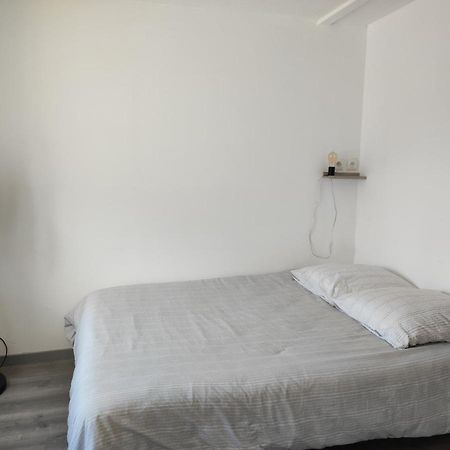 16 Rue Des Deportes Charmes  Eksteriør billede