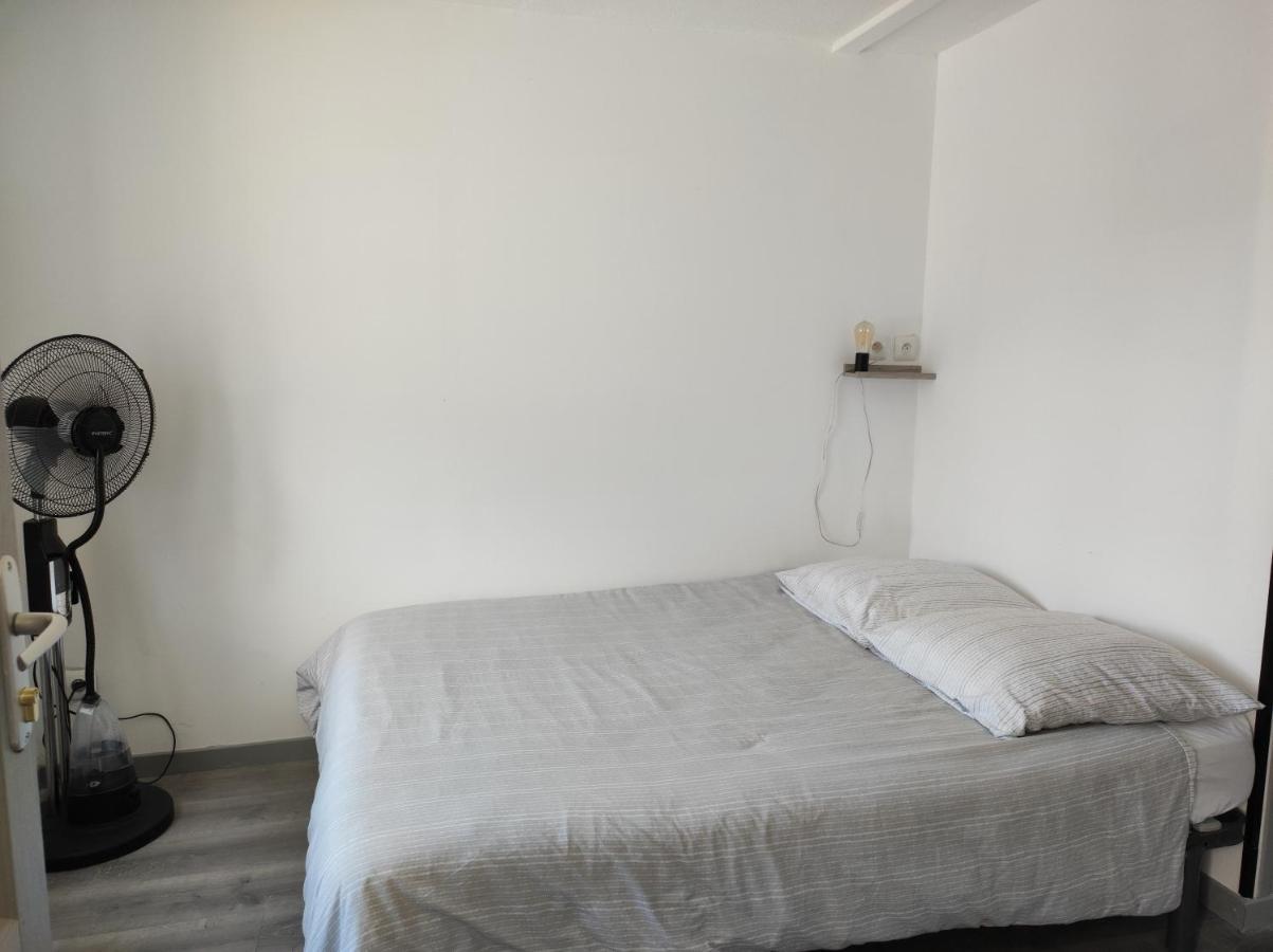 16 Rue Des Deportes Charmes  Eksteriør billede